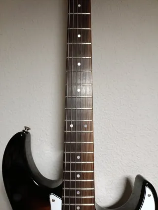 Guitarra Eléctrica Yamaha Pacifica 212 VQM.