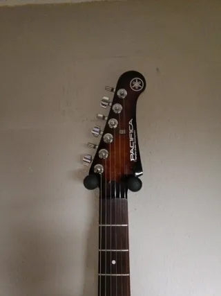 Guitarra Eléctrica Yamaha Pacifica 212 VQM.