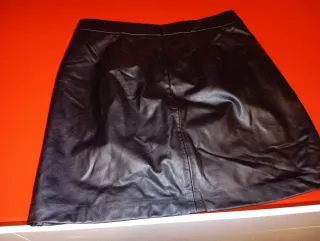 Faldas de cuero sintético