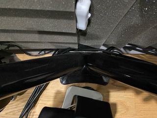 Suporte de secretária Fleximounts para monitor