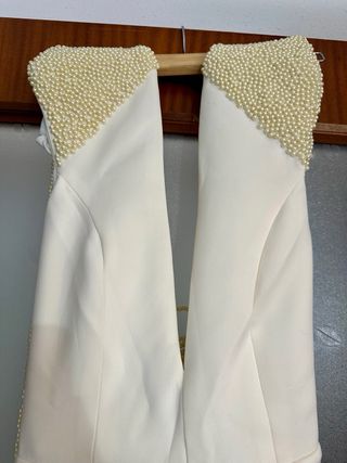Vestido blanco roto perlas