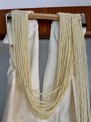 Vestido blanco roto perlas