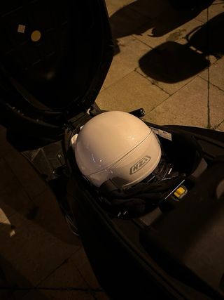 Moto Scooter Negra sym jet 14 50cc