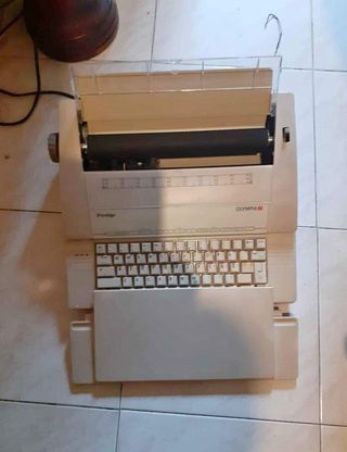 Máquina de escribir Olympia Prestige