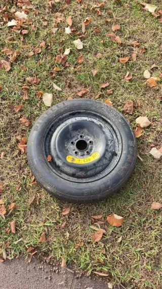 Rueda de repuesto Pirelli 125/85 R16