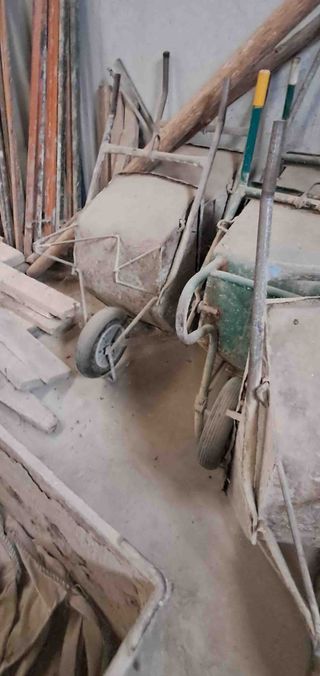 6 carretillas chino de obra.