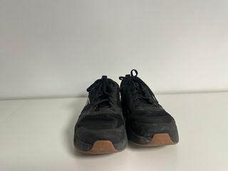 Zapatillas Skechers Negras y Marrones