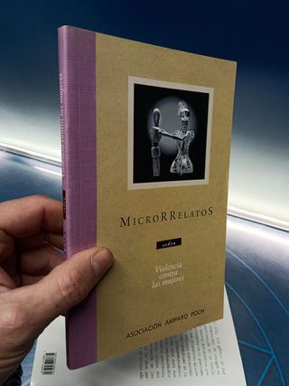 3 novelas , Indignaos!, Sin genero de dudas, MicroRRelatos