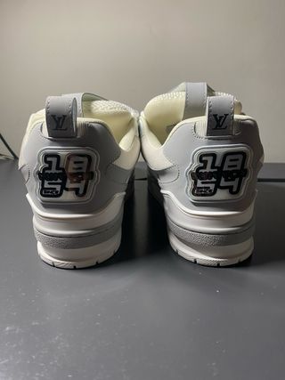 Louis Vuitton LV Skate Grigia