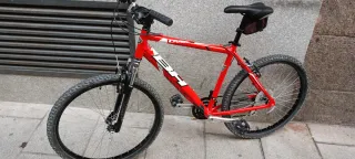 Bicicleta de Montaña BH Roja