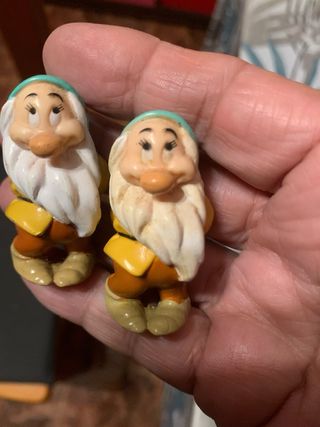 2 Figuras Enanitos y 2 Porcelanas Colección