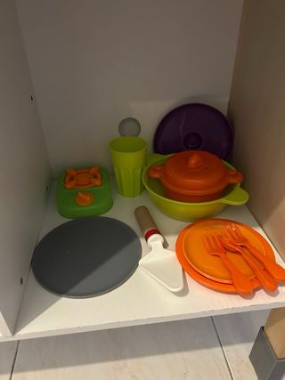 Cocinita infantil de madera con accesorios