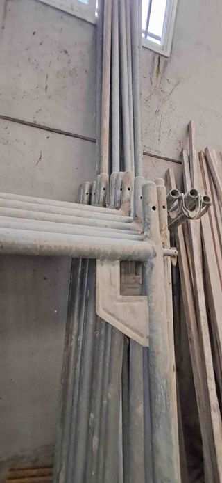 Lote 12 andamios europeos completos homologados.