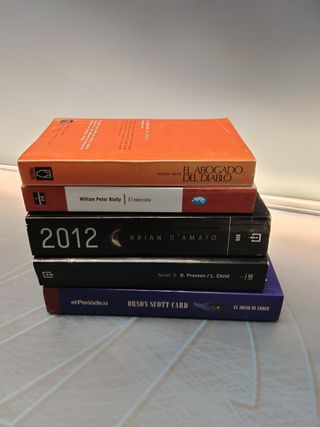 lote de 5 novelas best sellers, ciencia ficcion, 2012, El juego de Ender, El exorcista, Nivel 5, El abogado del diablo