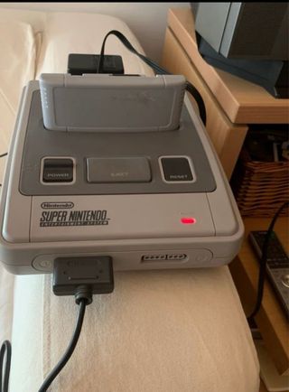 Super Nintendo PAL con mando con caja