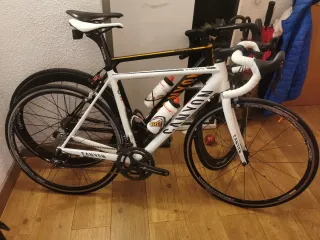 Bicicleta de carbono Canyon Ultimate CF SL