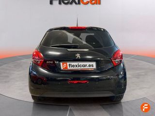 Peugeot 208 5P Signature 1.2L PureTech 81KW (110CV)