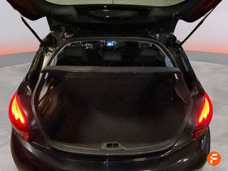 Peugeot 208 5P Signature 1.2L PureTech 81KW (110CV)