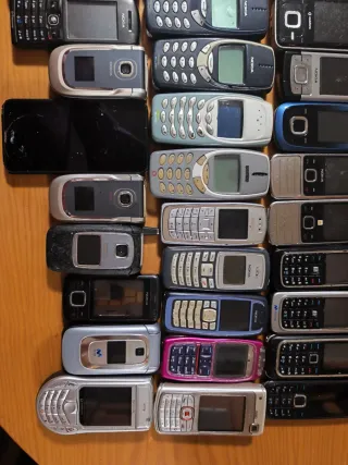 Gran lote de 50 móviles Nokia Colección.