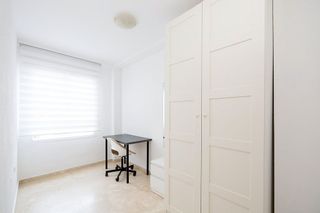 Piso en venta en La Carihuela en Torremolinos