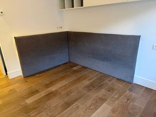 Cabezal cama terciopelo violeta esquina