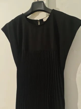 Vestido largo corte imperio plisado bajo pecho