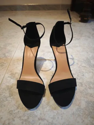 Zapatos tacón fino negros talla 38