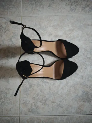 Zapatos tacón fino negros talla 38