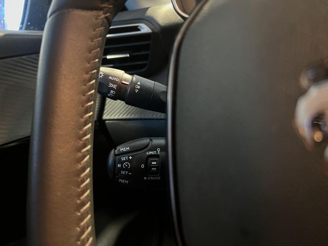 Peugeot 208 BlueHDi 73kW (100CV) Allure Pack