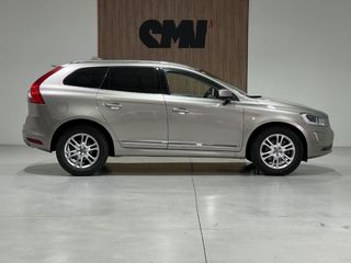 VOLVO XC60 2.0 D4 Momentum Auto