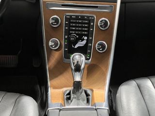 VOLVO XC60 2.0 D4 Momentum Auto