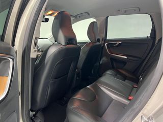 VOLVO XC60 2.0 D4 Momentum Auto