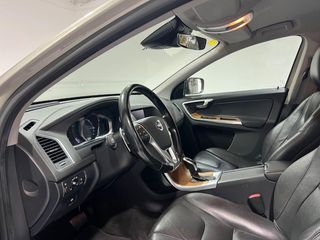 VOLVO XC60 2.0 D4 Momentum Auto