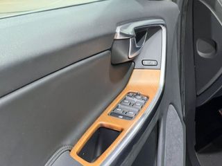 VOLVO XC60 2.0 D4 Momentum Auto