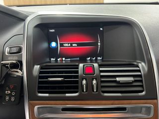 VOLVO XC60 2.0 D4 Momentum Auto