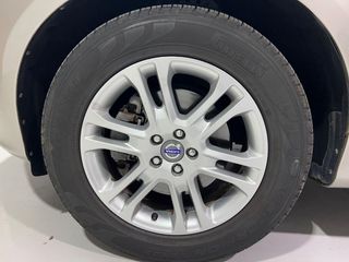 VOLVO XC60 2.0 D4 Momentum Auto