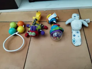 Pack 4 sonajeros y mordedores bebé