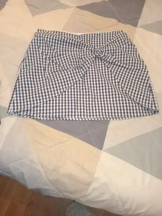 Falda vaquera desgastada