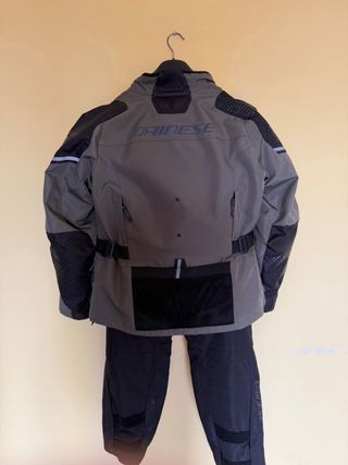 Chaqueta y Pantalón Dainese Talla 54