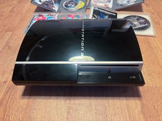 PS3 + 2 mandos + 8 juegos