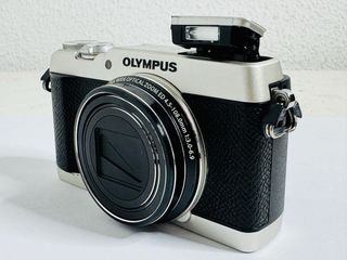 Cámara Olympus Stylus SH-2 Plateada