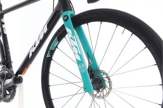 KTM Revelator Alto Team (carretera) t.56 Reacondicionada