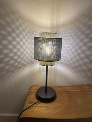 Espejo y lámpara recibidor madera