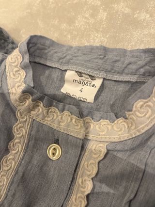 Traje de casera azul y blanco con toquilla a juego