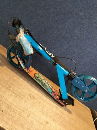 Arebos City Scooter Pedal Scooter Regulable con portavasos