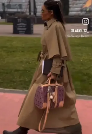 Gabardina GUTS & LOVE.