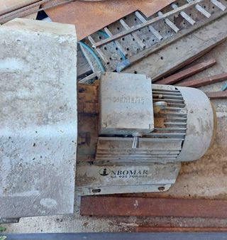 Molino pienso con motor 50 cv.