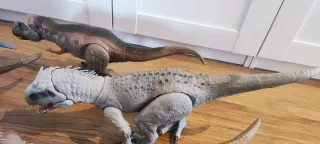 Lote de dinosaurios de juguete