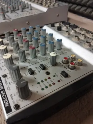 Mixer audio Behringer MX 602A e Phonic