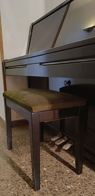 Piano Vertical Otto Bach.   Model   UP-108E